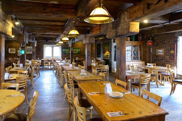 The Dickens Inn